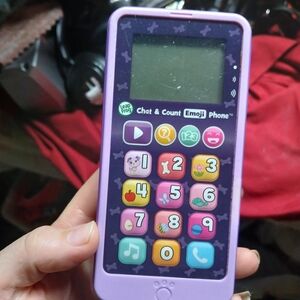 LeapFrog Chat & Count Emoji Phone toy designed for toddlers. Works Need Batteris